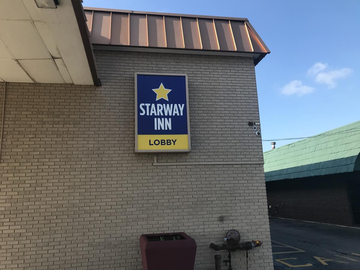 לנסינג Starway Inn מראה חיצוני תמונה